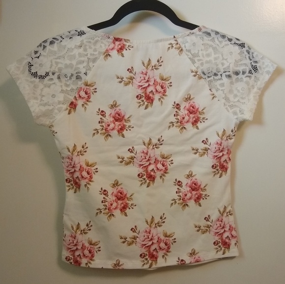 Floral v-neck top with lace sleeves NWT - Picture 3 of 3